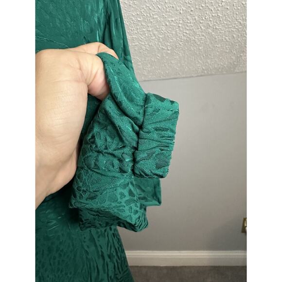 EUC Lilly Pulitzer Nicolina Womens Dress Long Sleeve Evergreen Party Animal Sz 8 - Picture 6 of 11